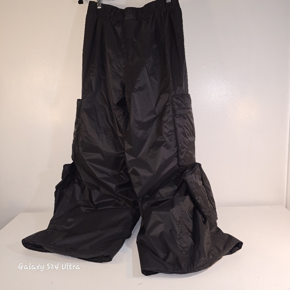 Freepeople Rains Black Cargo Snow Pants - Picture 6 of 12